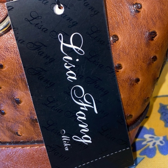 Luxurious Brown Leather Satchel - Picture 3 of 6